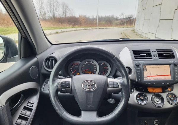 Toyota RAV4 cena 52800 przebieg: 230000, rok produkcji 2012 z Lubień Kujawski małe 529